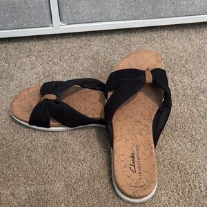 Clarks Women's Black and Tan Sandals